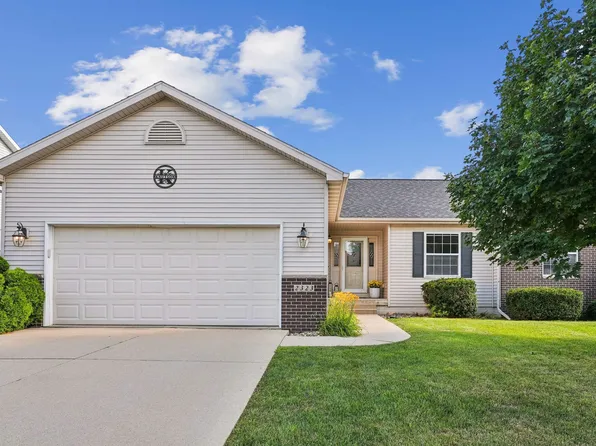 2323 Erik Rd, Cedar Falls, IA 50613
