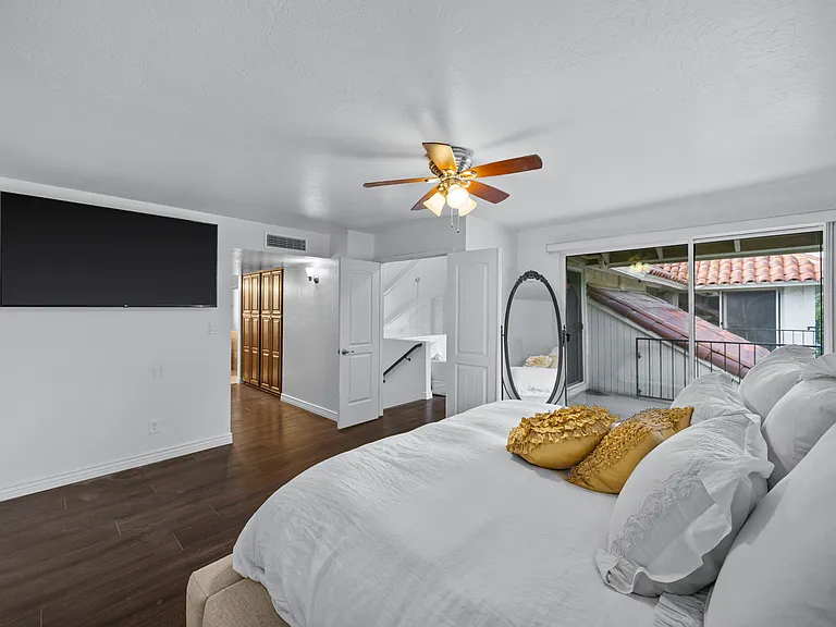 7118 E Buena Terra Way — Photo 7