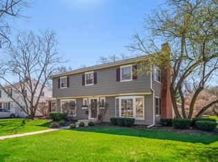 203 S Elmwood Dr, Aurora, IL 60506