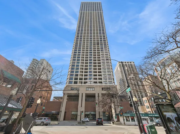 1030 N State St APT 10K, Chicago, IL 60610