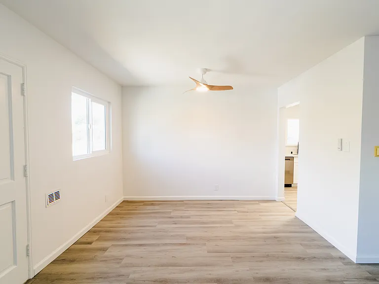 715 Acacia Ave — Photo 11