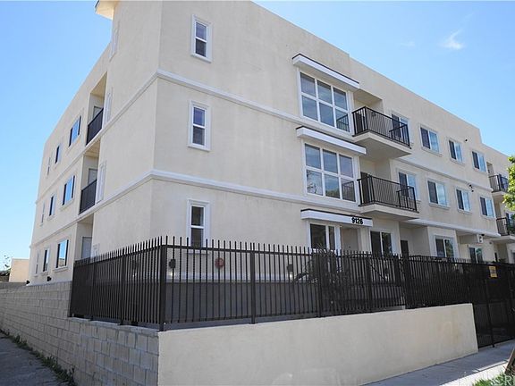 3rd image of 9126 Langdon Ave