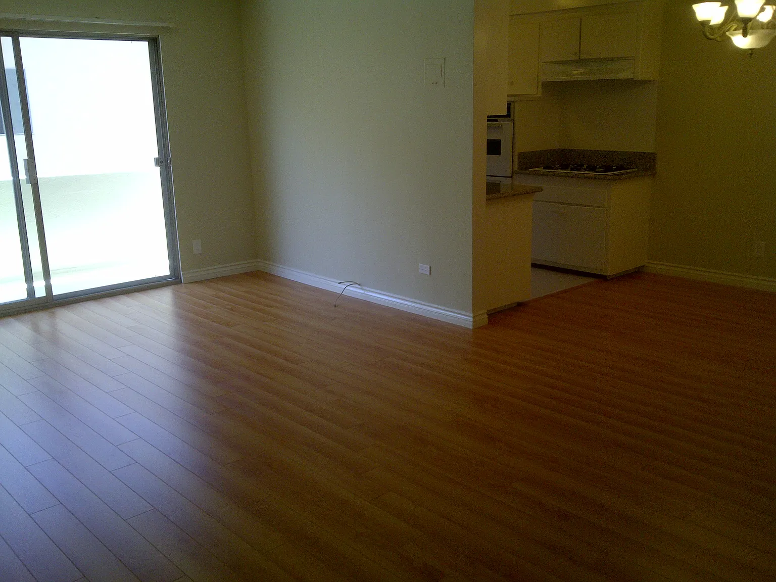 1 bed, 800 sqft, $2,395 — Photo 3