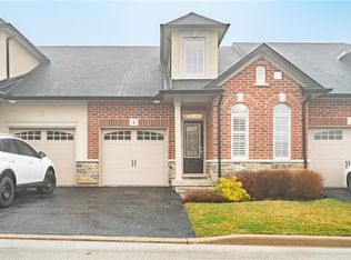 4 Burgundy Grv, Hamilton, ON L9K0E7