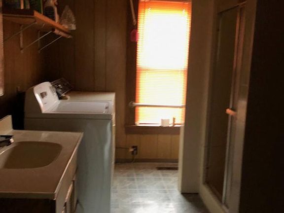 4th image of 4455 Brooker St