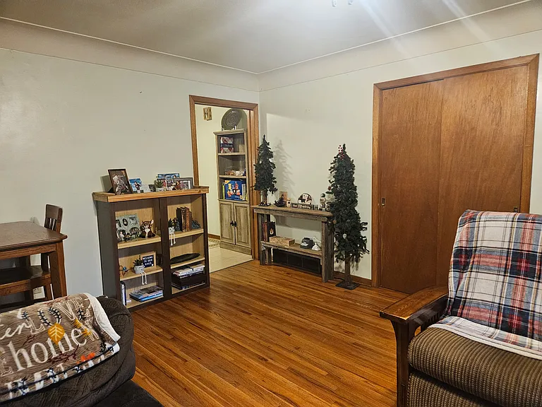 420 S Front St — Photo 12