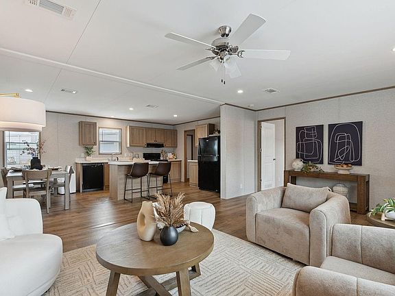 4th image of 1020 Cottonwoood Bend Ln