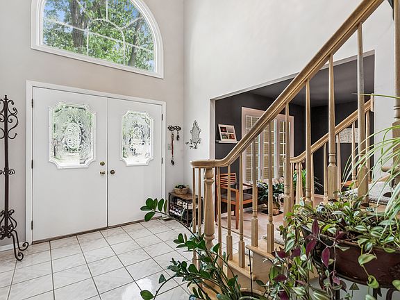 5th image of 2424 Pepper Tree Ct