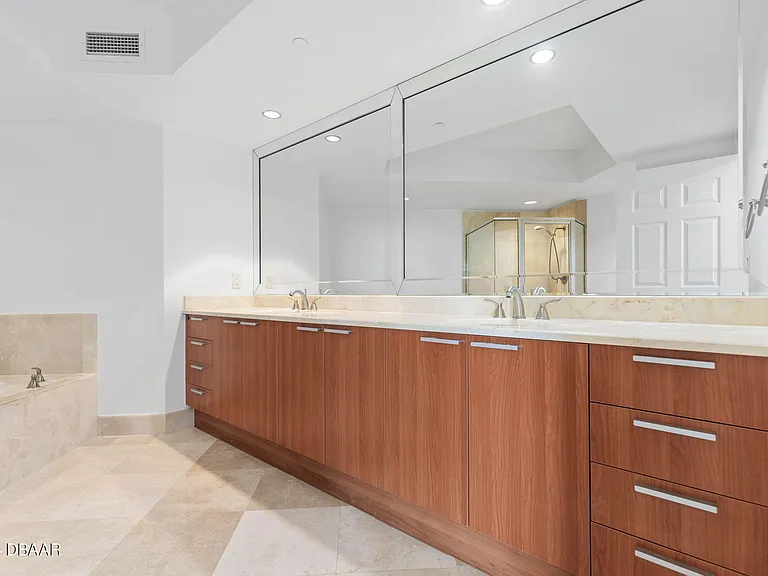 231 Riverside Dr #12091 — Photo 50