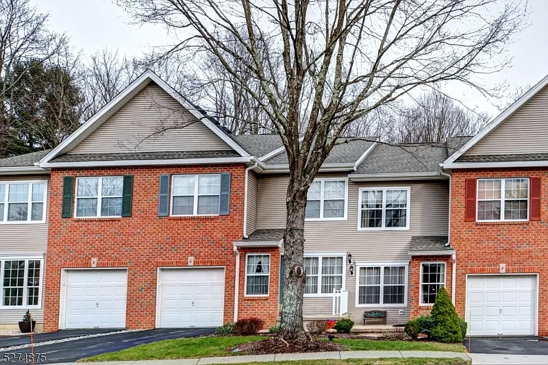 4 Pond Hollow Dr photo 1