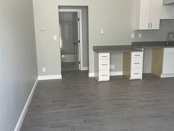 4th image of 400 Laurel St #214