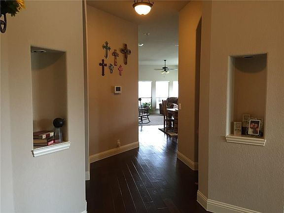 4th image of 100 Rockhaven Dr