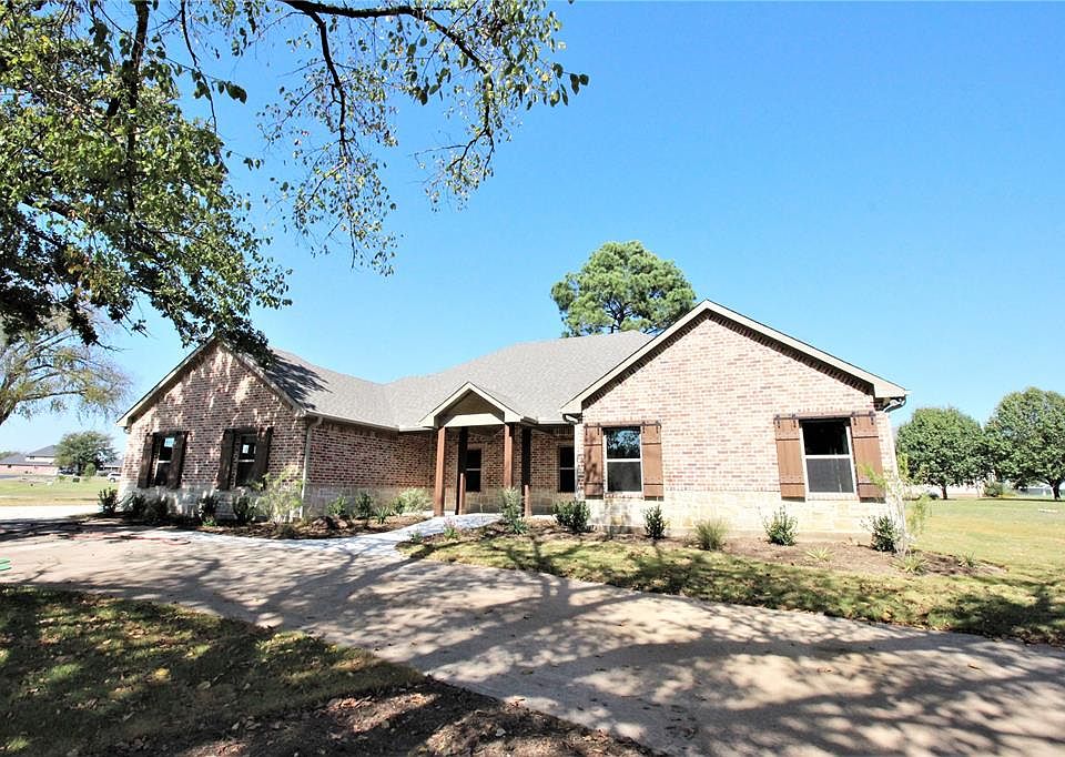 1st image of 843 Kiowa Dr E