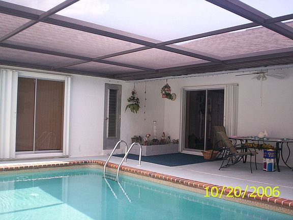 POOL BATH ENTRY