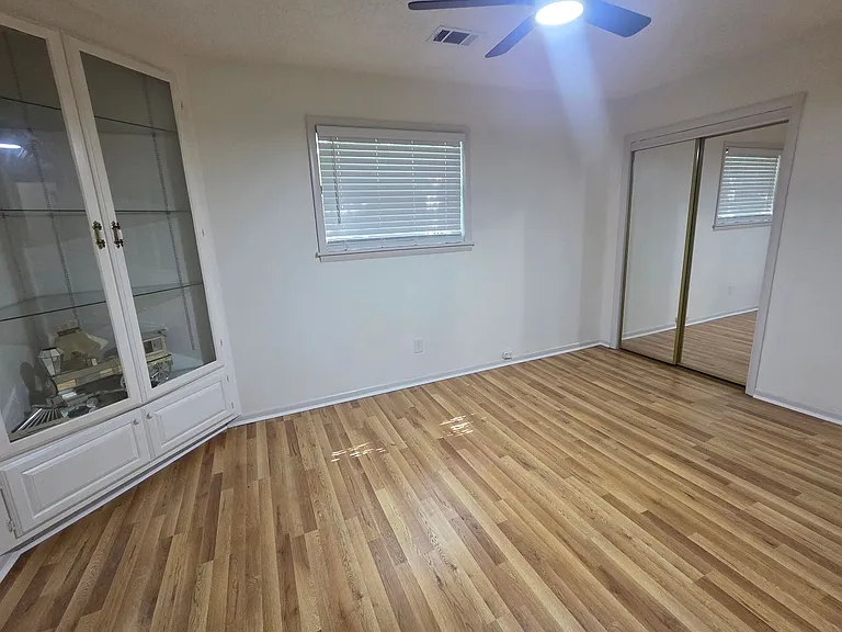 450 Plum Hollow Blvd — Photo 12