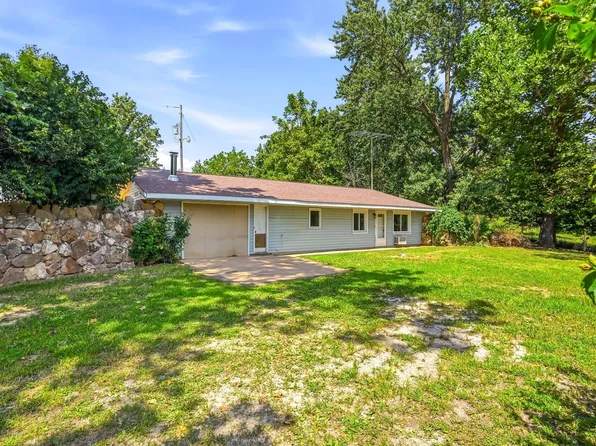 2272 King Road, Mountain Grove, MO 65711