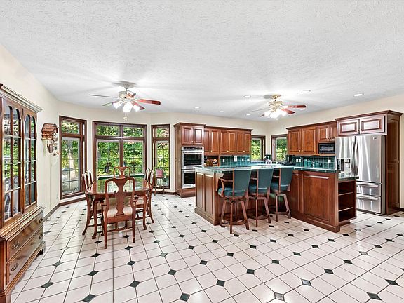 5th image of 8133 W Ridgeview Rd