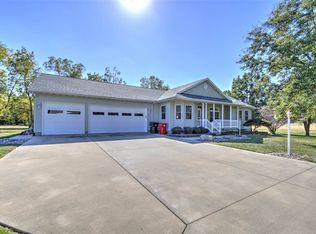 6711 Raintree Ln, Decatur, IL 62521