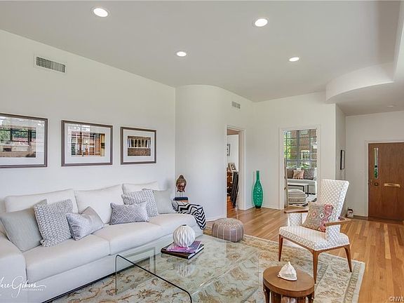 5th image of 626 Wilder Pl