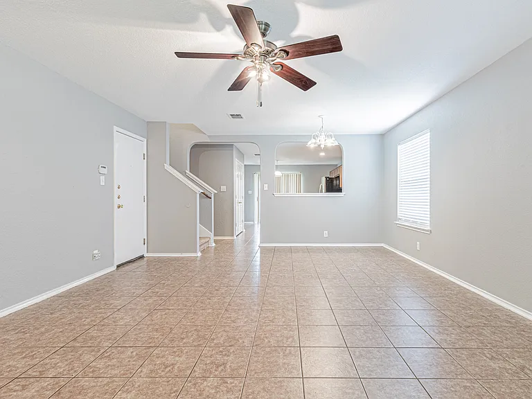 326 Diana Dr — Photo 9