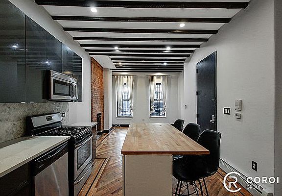 4th image of 78 Somers St APT 1