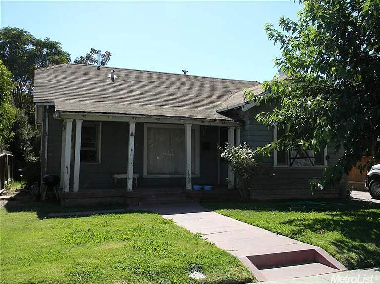 1138 E Fairfax Rd photo 1