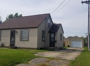 28 Prairie Ave SW, Faribault, MN 55021