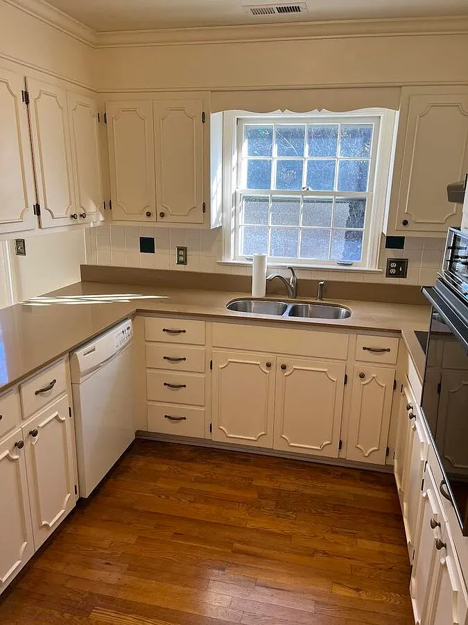 3 bed, 1995 sqft, $2,795 — Photo 3