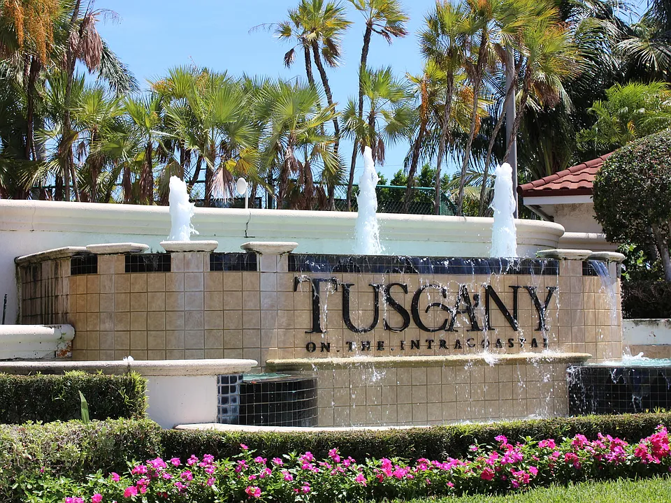 3302 Tuscany Way