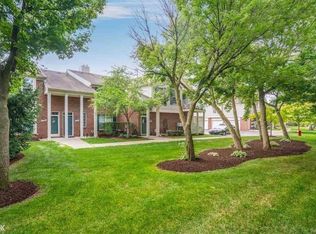 43915 Elm Dr, Sterling Heights, MI 48313