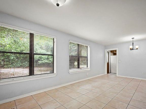 5th image of 1277 Mayfair Rd #1