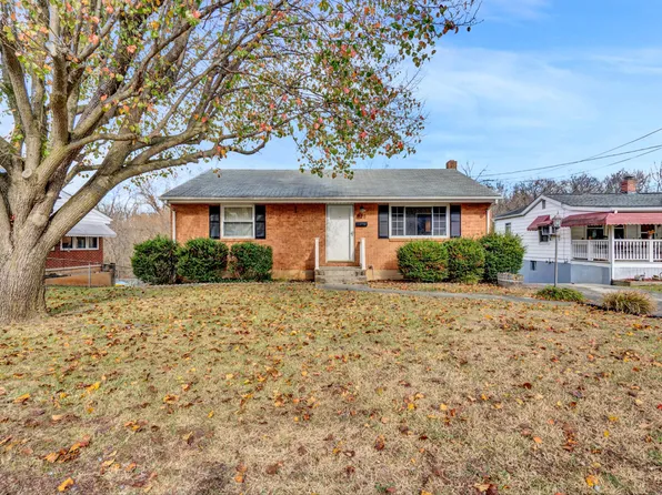 928 E Cleveland Ave, Vinton, VA 24179