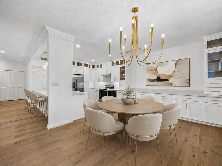 201 Litchfield Ln — Photo 1