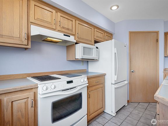 4th image of 860 Hunt Road