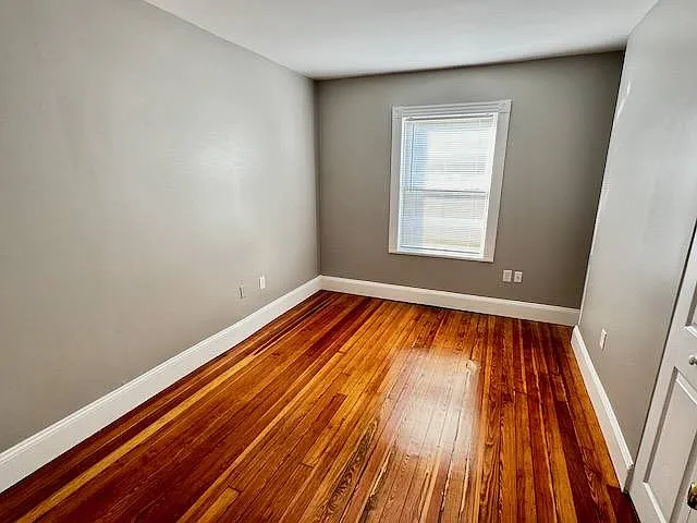 33 Adamson St — Photo 3