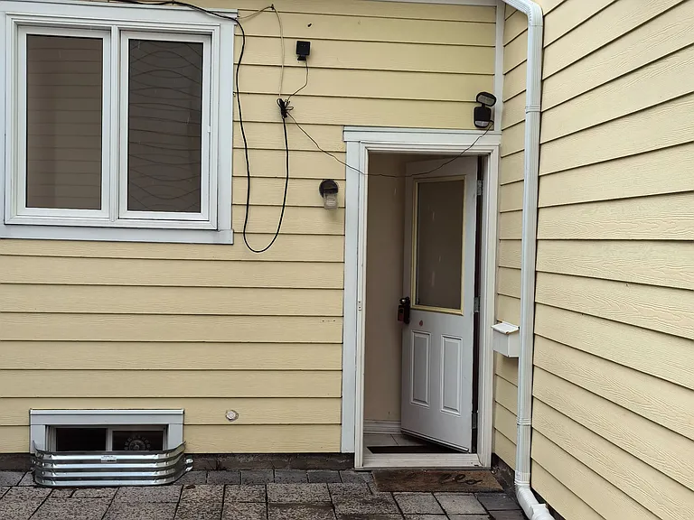 29 Clayson St #BASEMENT — Photo 4