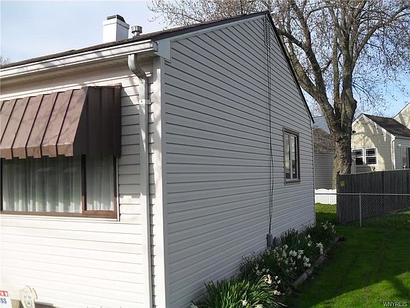 3rd image of 169 Highland Ave