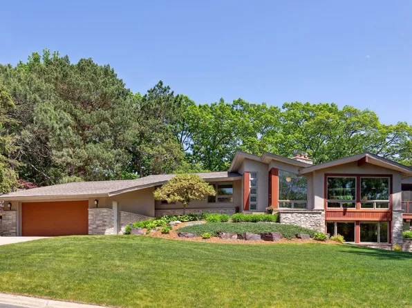 5511 Highwood Dr W, Edina, MN 55436