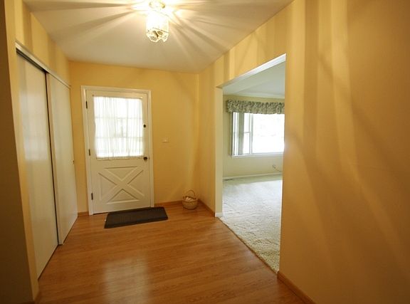 3rd image of 125 Hilltop Dr