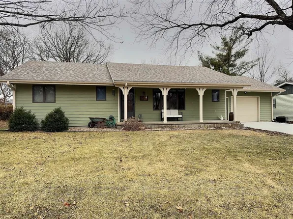 213 E Spruce St, Hesston, KS 67062