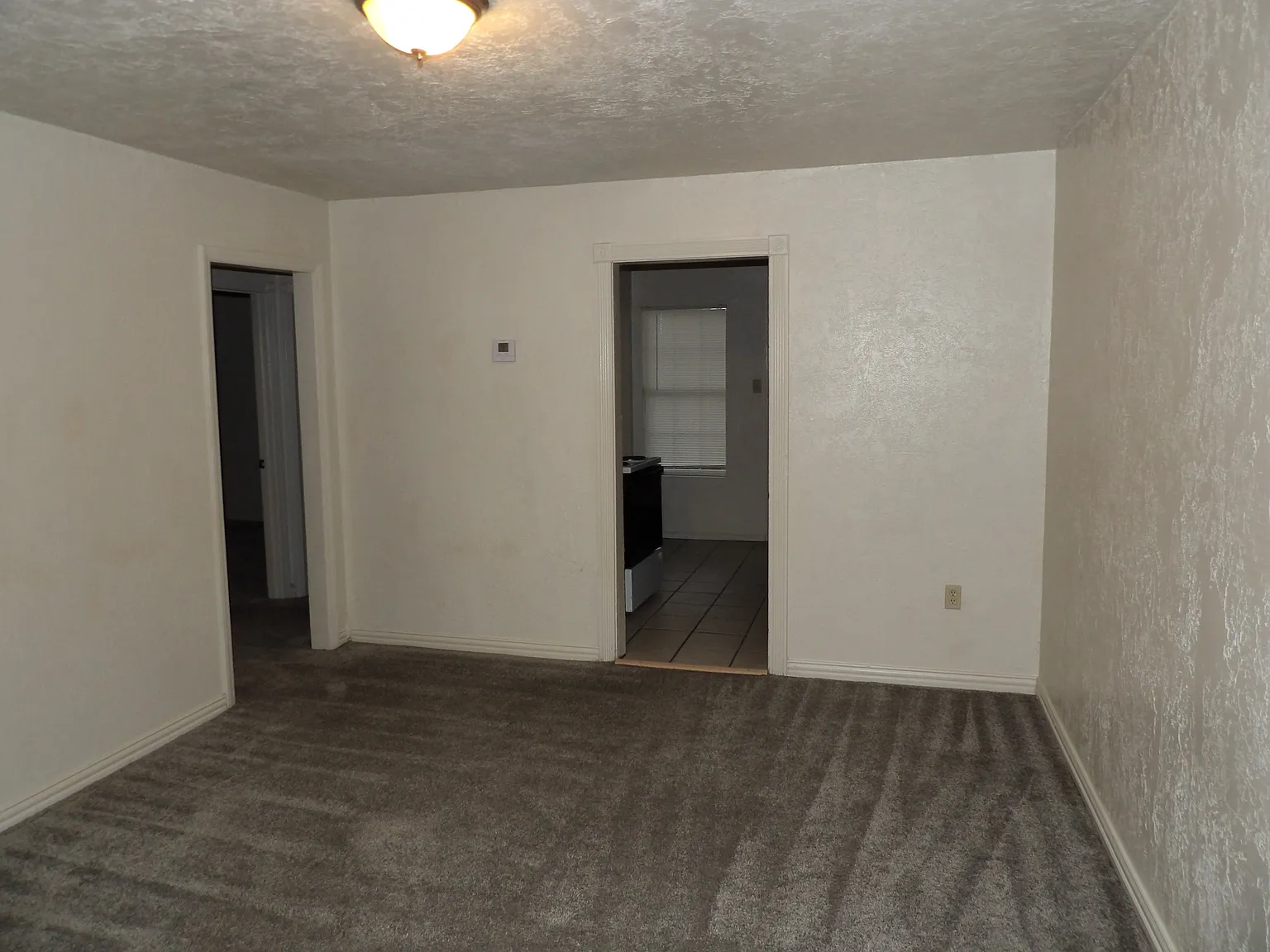 2 bed, 750 sqft, $595 — Photo 4