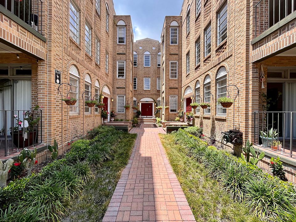 1st image of 2833 Herschel St #2