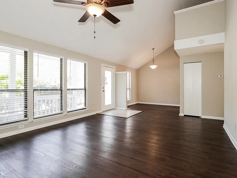 11159 Wethersfield Ct — Photo 7