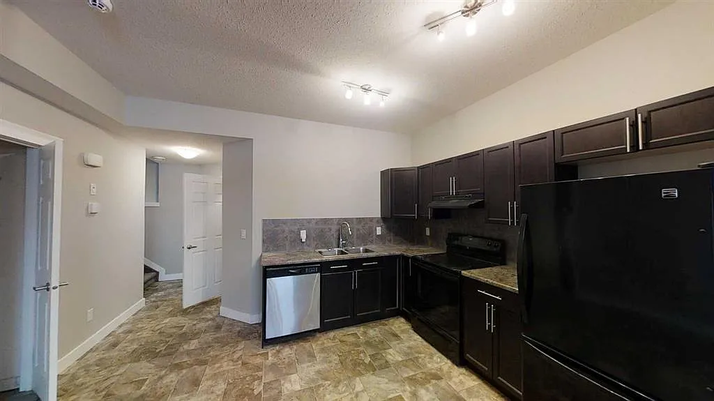 2 bed, 1.0 bath, 1015 sqft, $1,700 — Photo 3