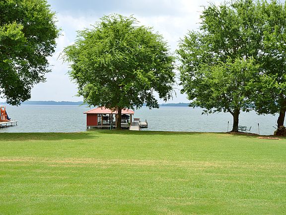 3rd image of 158 Naomi Dr