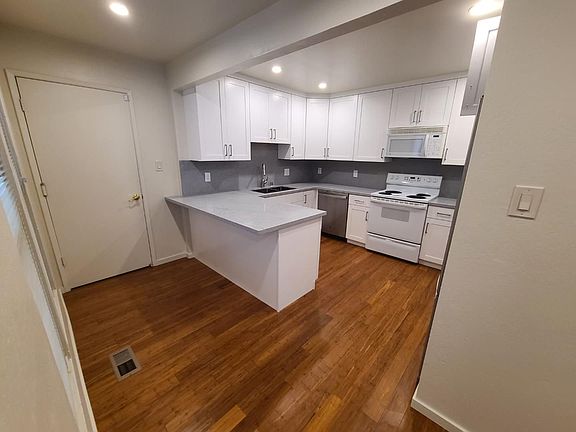 5th image of 14 Tollridge Ct