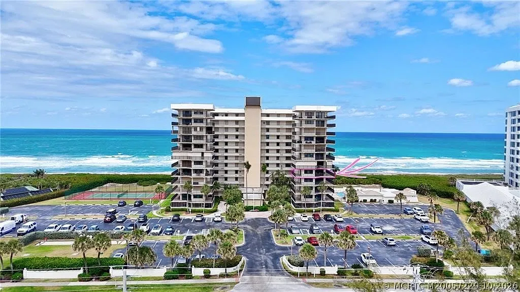 2 bed, 2.0 bath, 1372 sqft, $5,000 — Photo 2