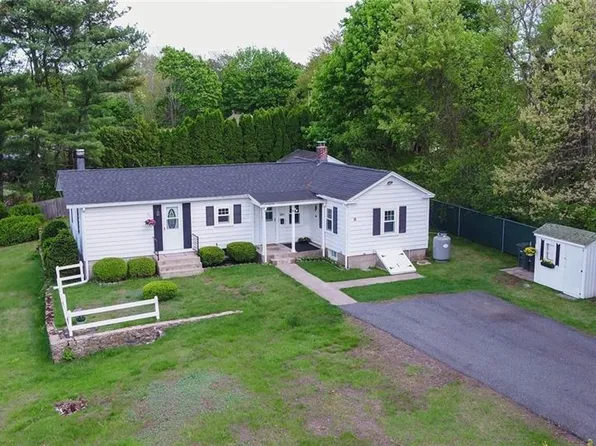 96 Tiogue Ave, West Warwick, RI 02816