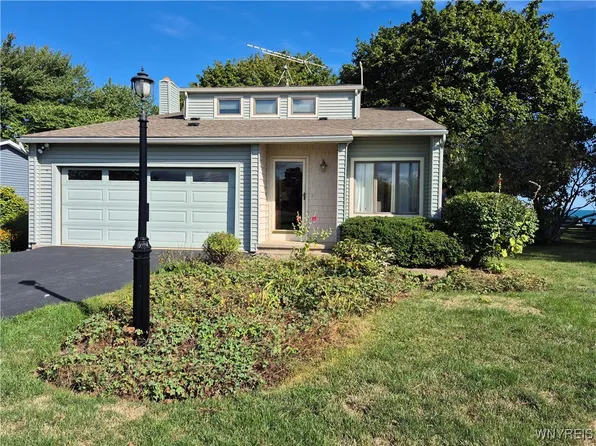 9523 Somerset Dr, Barker, NY 14012