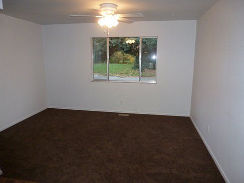 4th image of 4025 Arquette Dr